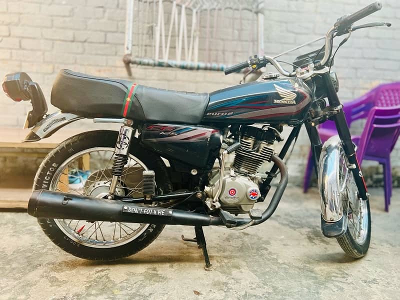 Honda 125 Condition apky samny hain Book +Invice Yamha Center 0