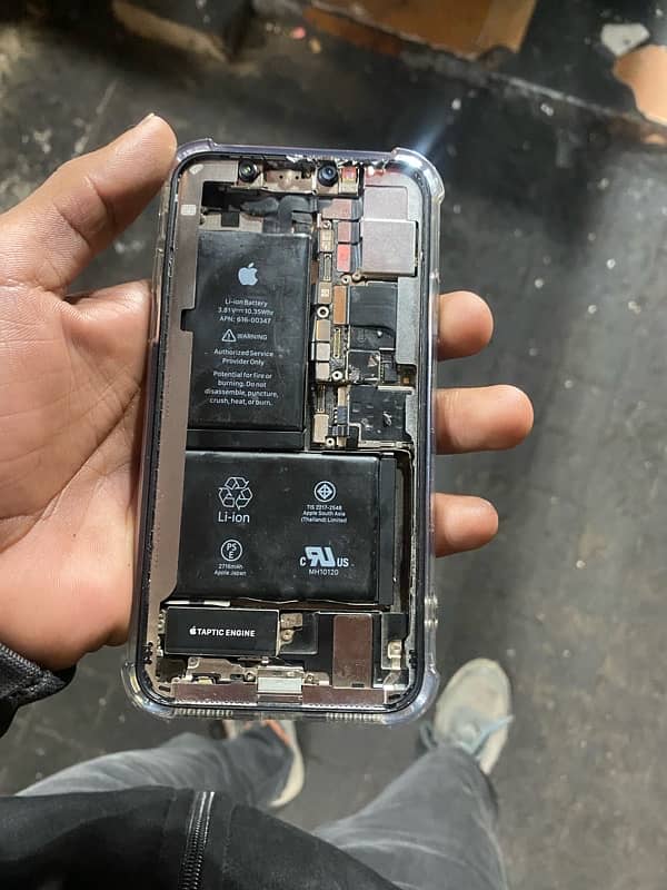 iPhone xs wattapp nbr 03094557316 3