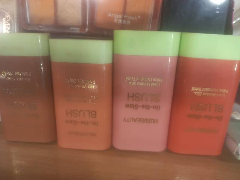 eyeshadow, blushing, lotion, each product only 650 8