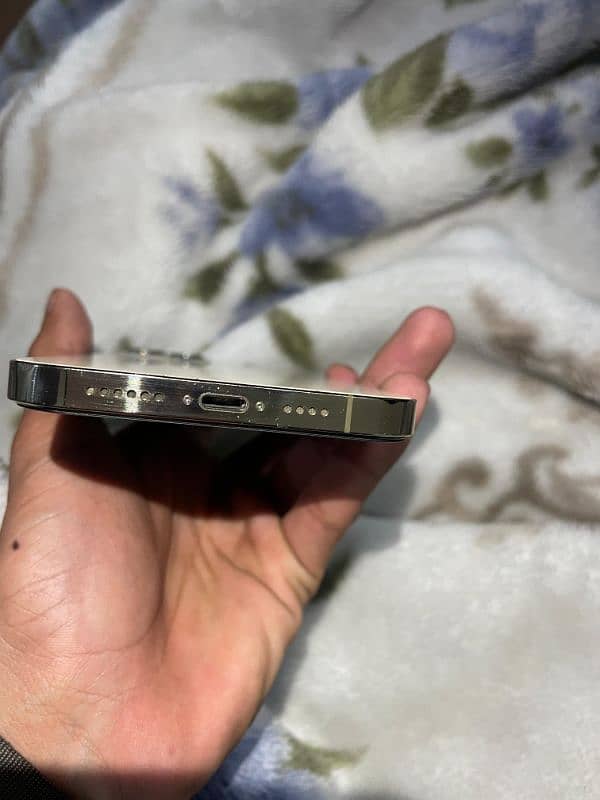 I phone 12 pro max non pta 128 gb, condition good 4