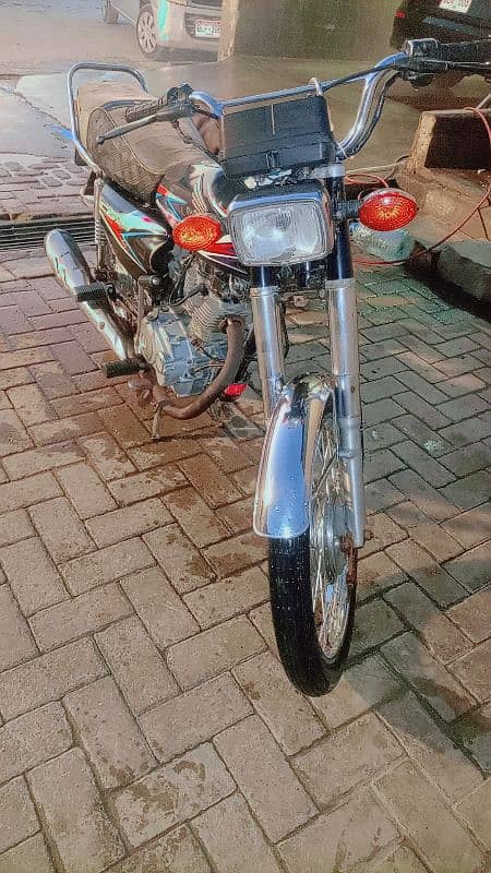 Honda 125 larkana nmbr urgent sale 0/3/1/5/2/3/9/6/6/5/8 2