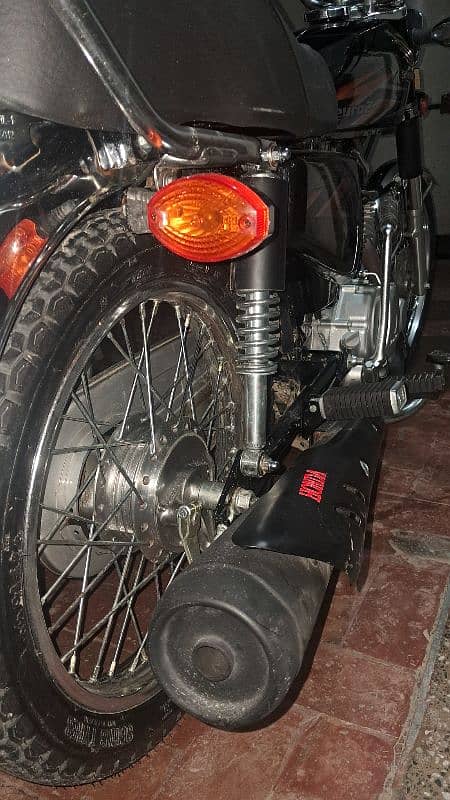 honda 125 forsale lodhran no complete documents 8