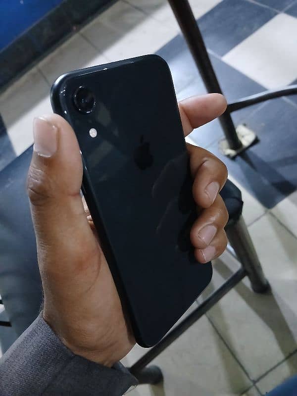 iphone xr 1