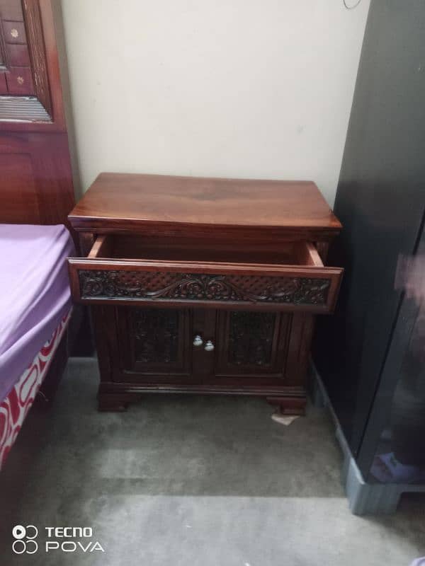 chinioti bed set urgent sell 9