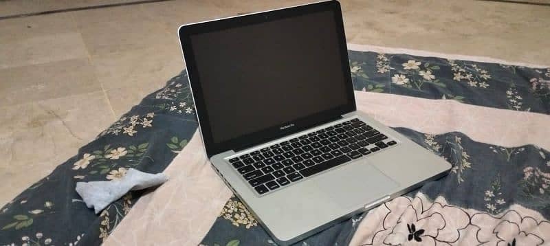 Mac book pro 12th Generation 3