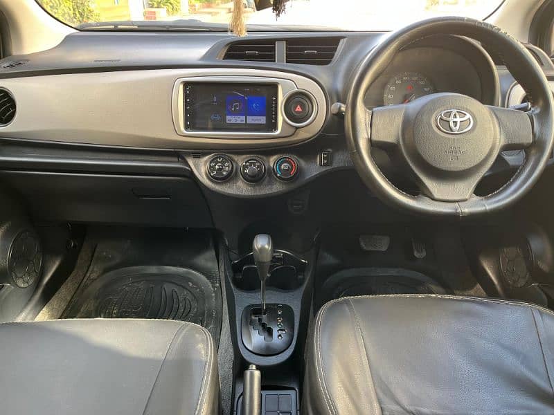 Toyota Vitz 2011 8