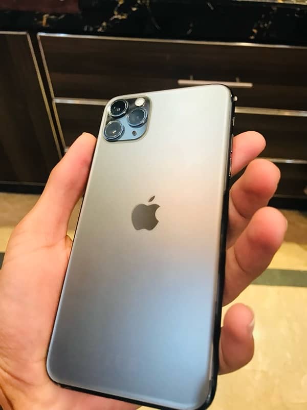 iphone 11 pro Max (Urgent Sale) 0