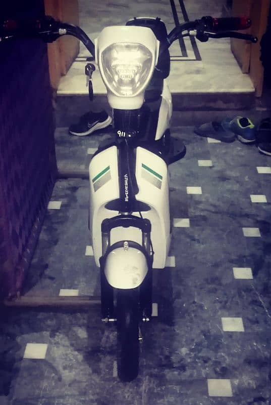 YJ Future Electric Scooty good condition urgent sale 0