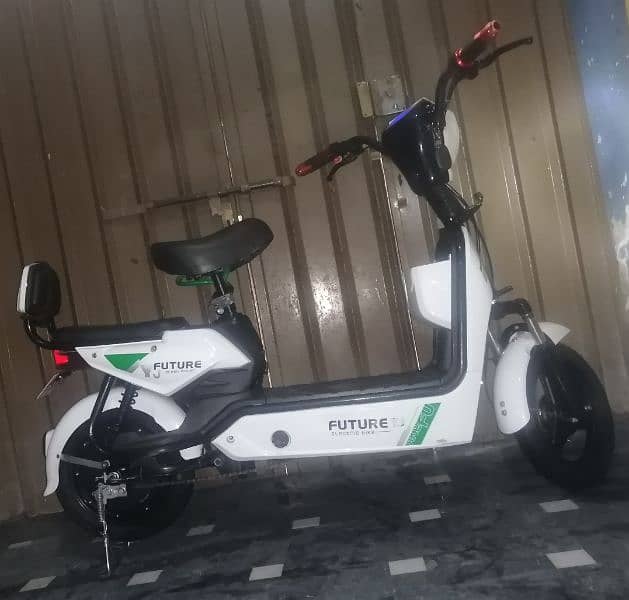 YJ Future Electric Scooty good condition urgent sale 2