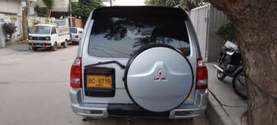 Mitsubishi Pajero 2002