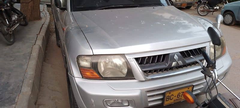 Mitsubishi Pajero 2002 1