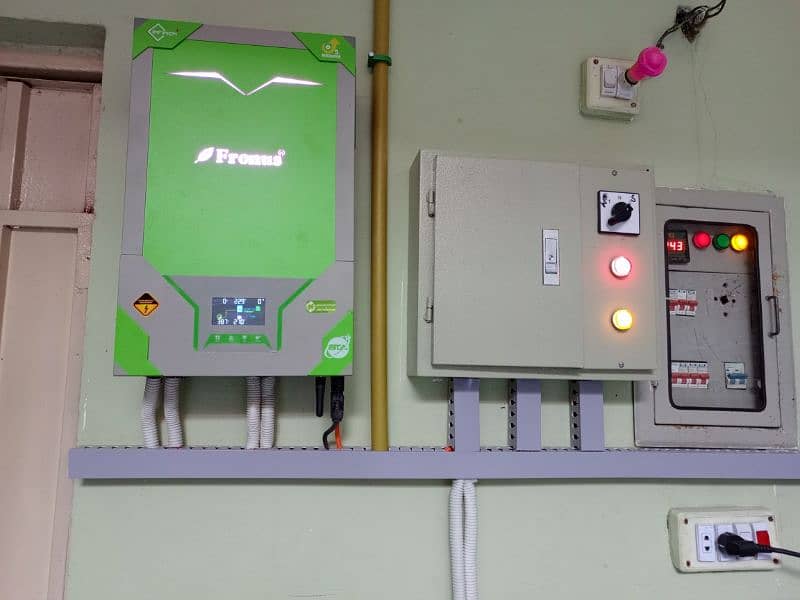 fronus pv5000 (4kw) hybrid invertor 0