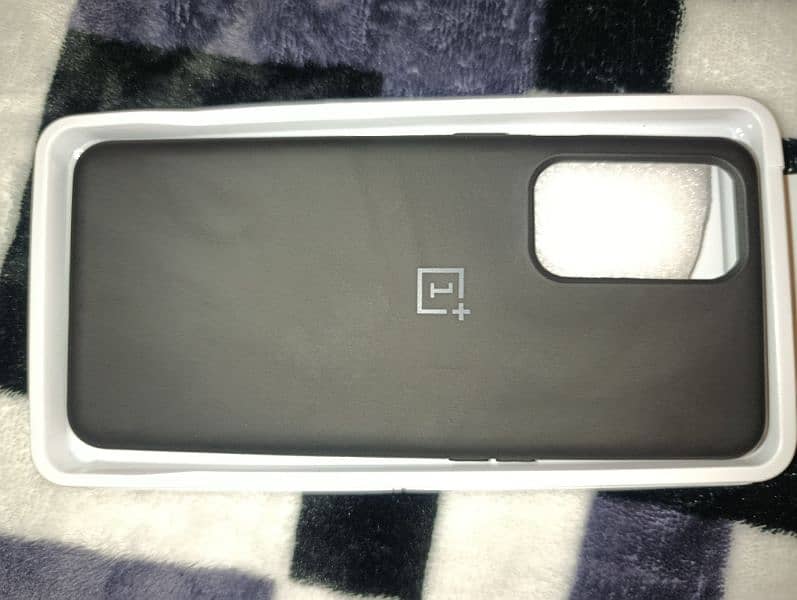 ONE PLUS 9 PRO BACK COVERS 3