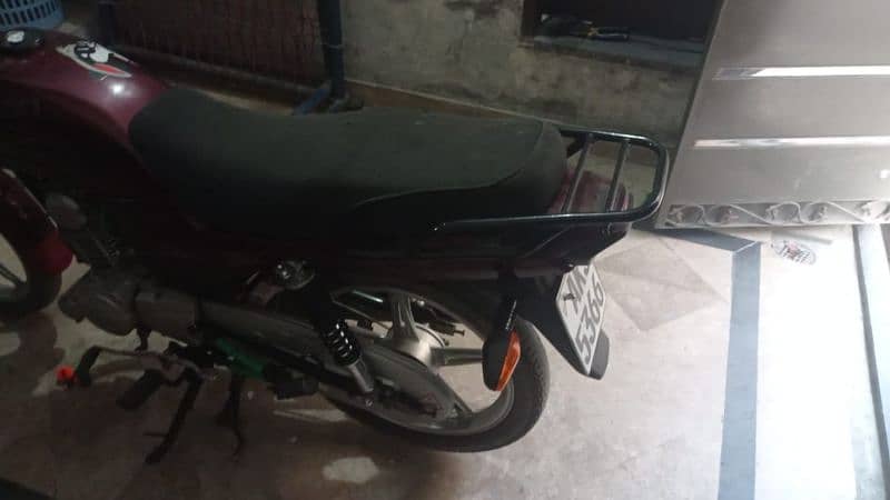 Suzuki 110 / 2022 model red colour 2