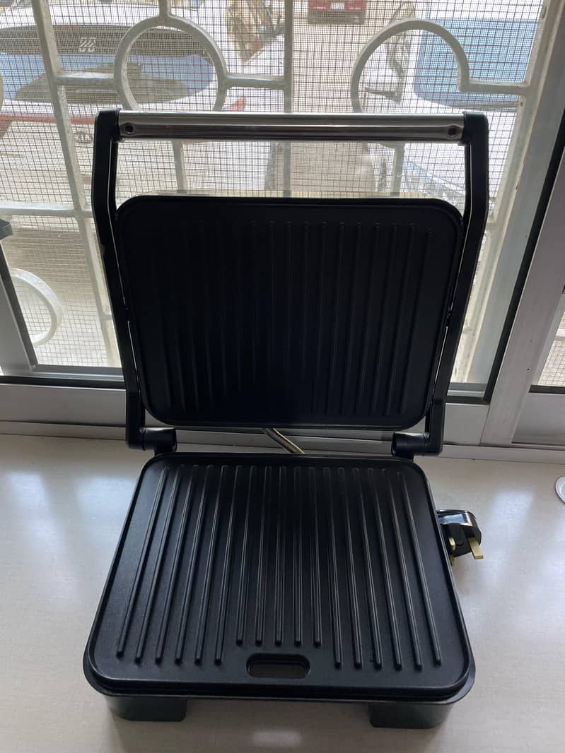 "Andrew James" Barely used Panini press and grill for sale 0