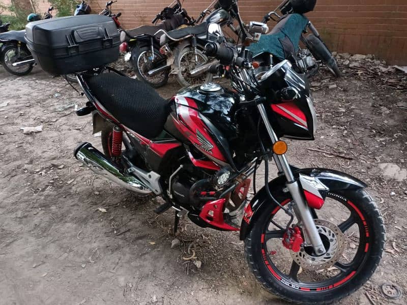 Honda CB 150F 2