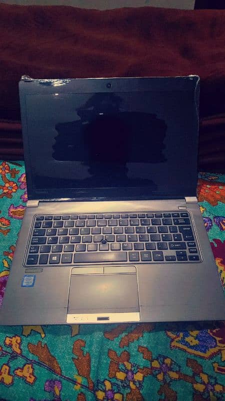 (30500) 6th generation Toshiba laptop 1