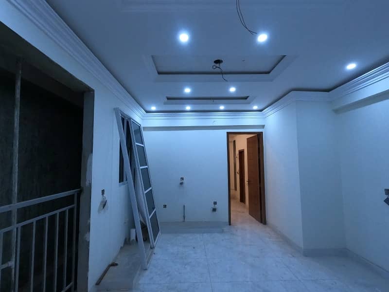 Good Prime Location 812 Square Feet Flat For sale In Government Teacher Housing Society - Sector 16-A 5