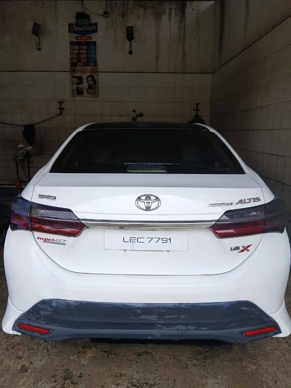 Toyota Corolla Altis 2017 9