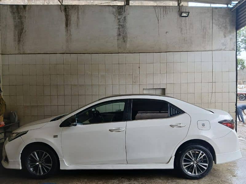 Toyota Corolla Altis 2017 13