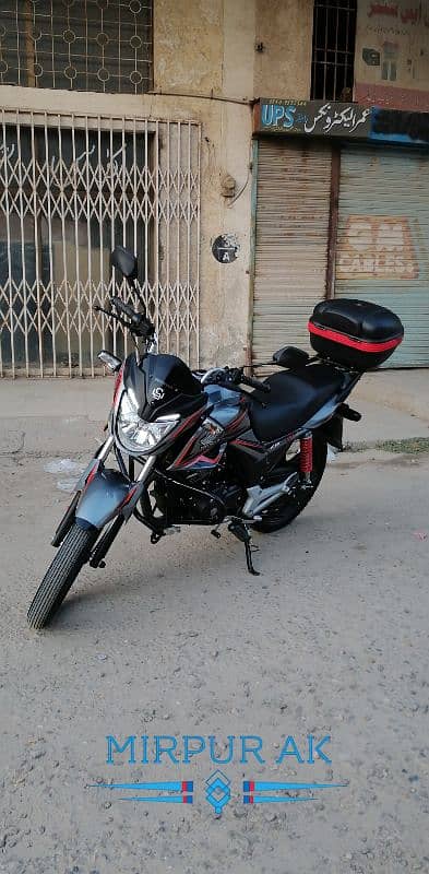 Honda CB150F silver 2