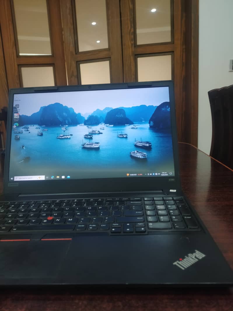 lenovo E580 i7-8th gen with amd radeon graphics card 1