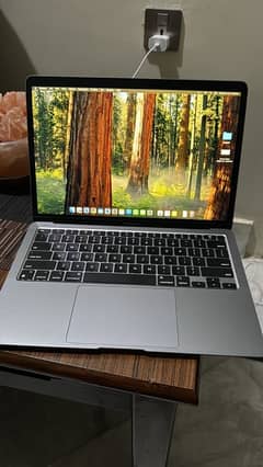 MACBOOK