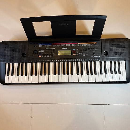 Yamaha PSR 263 61 Key Portable Keyboard with Stand 4