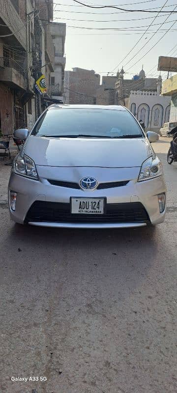 Toyota Prius S 2014 1