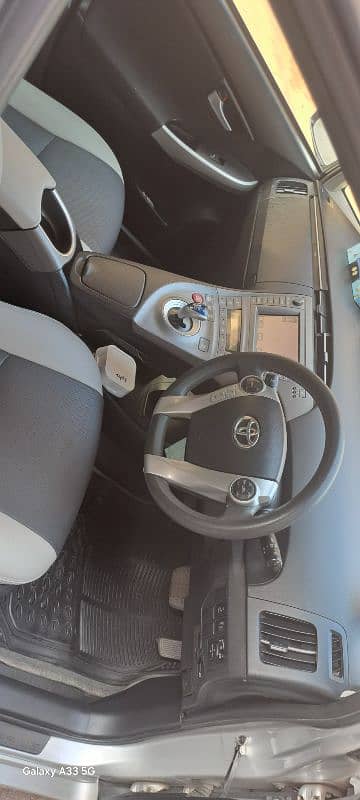 Toyota Prius S 2014 9