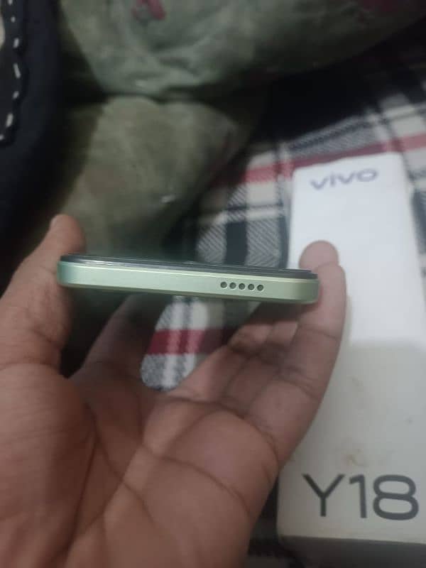 vivo Y 18 4+4 128Gb new phone hai 3