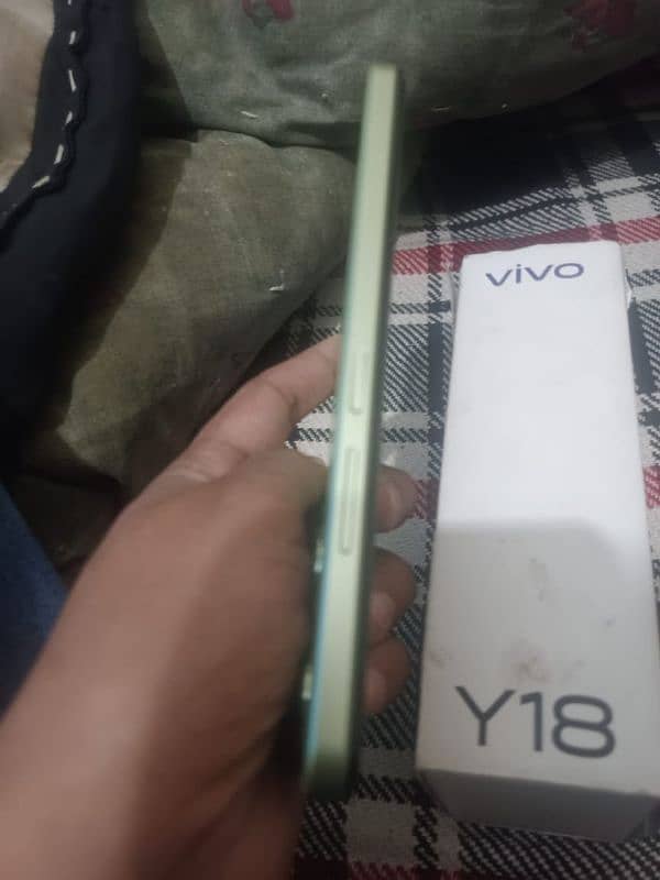 vivo Y 18 4+4 128Gb new phone hai 4