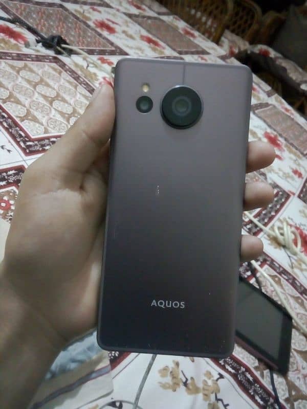 Aqous sense 7 plus 5g.  6-128gb 2