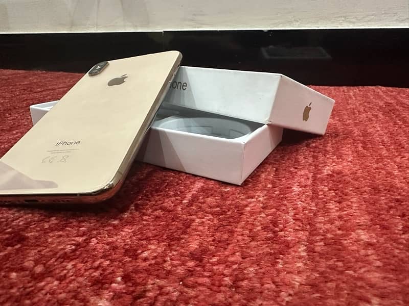 IPHONE XS MAX  DUAL SIM PTA APPROVED 256 GB GOLDEN COLOUR 2