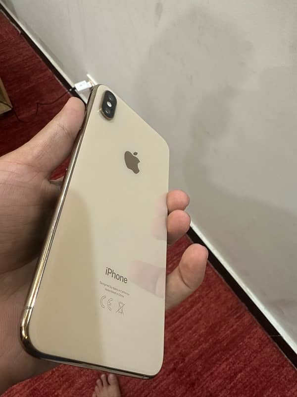 IPHONE XS MAX  DUAL SIM PTA APPROVED 256 GB GOLDEN COLOUR 3