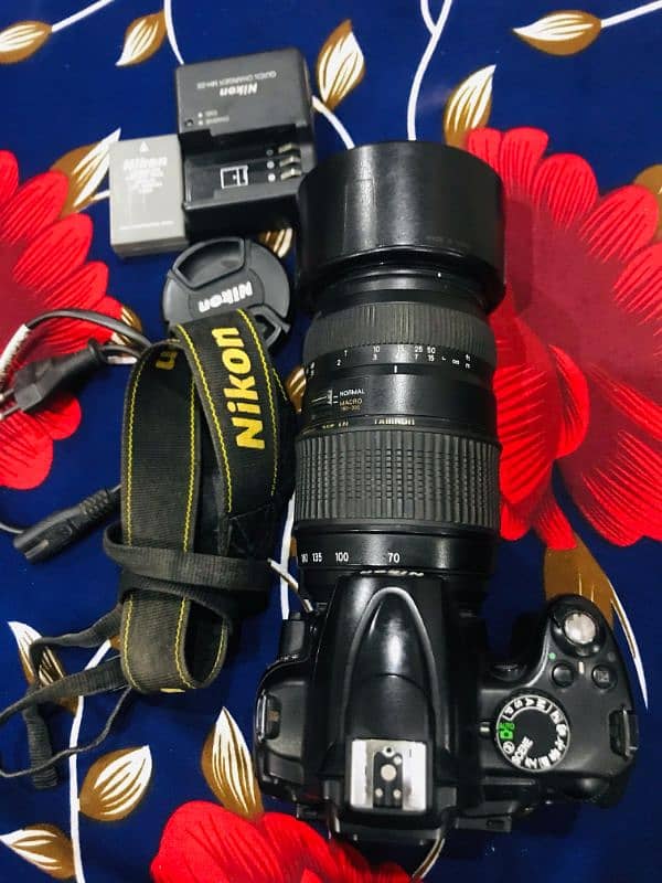 NIKON D5000 With 70-300 Tamron professional large lens 0