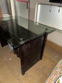 selling my Office table at a good price