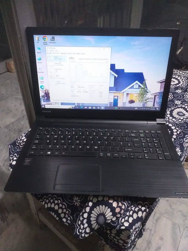 Toshiba i3 5th gen urgent sale 1