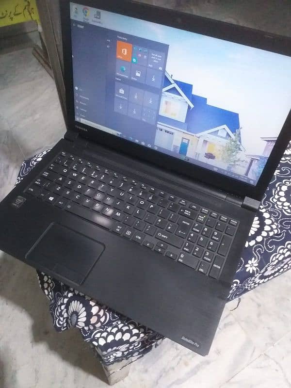 Toshiba i3 5th gen urgent sale 4