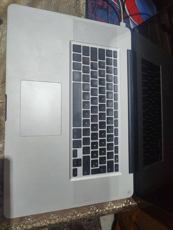 Macbook Pro 2010 (17) inches 2