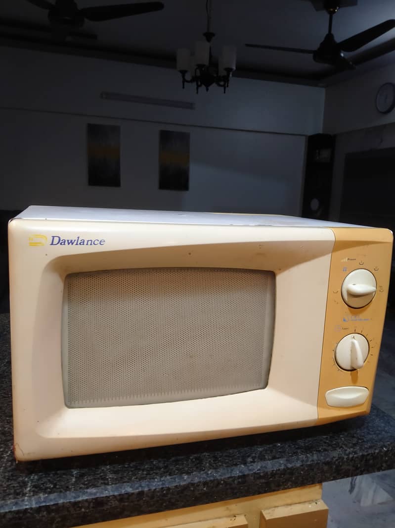 Dawlance used microwave fully working 1