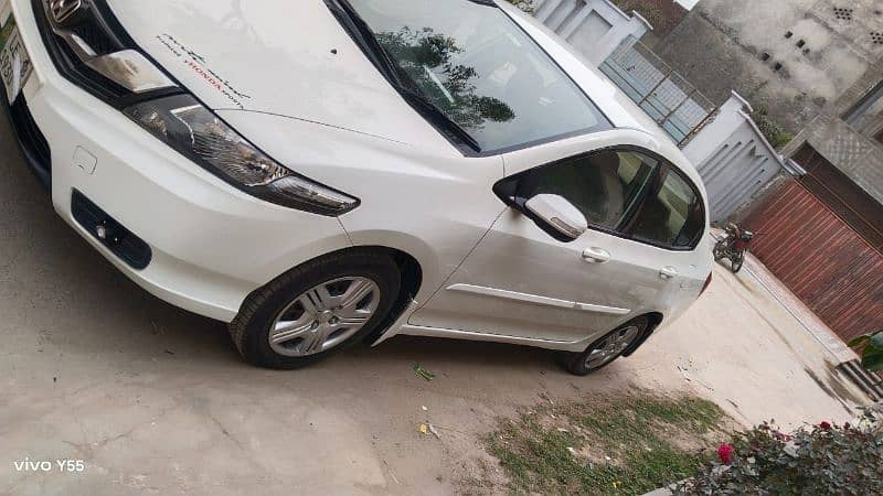 Honda City IVTEC 2017 Genuine non accident like new car for sell! 3