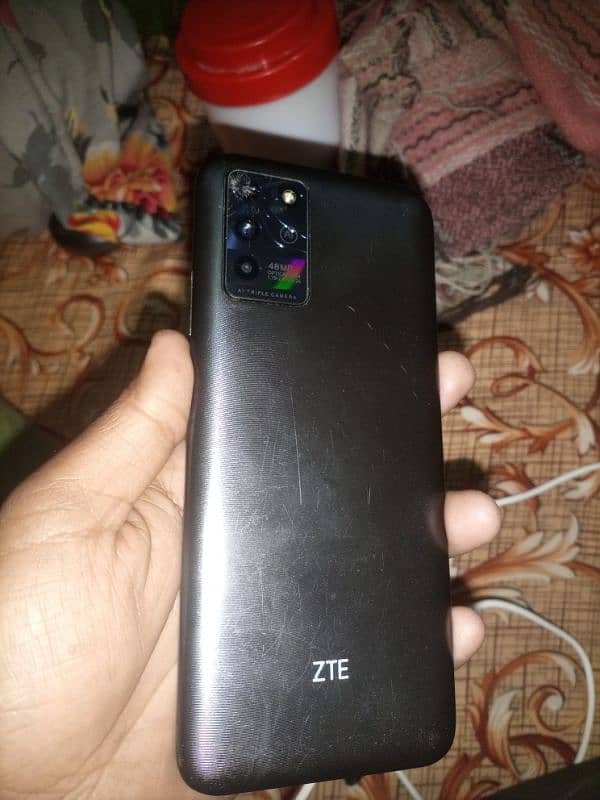 ZTE Blade v30.4/128 0