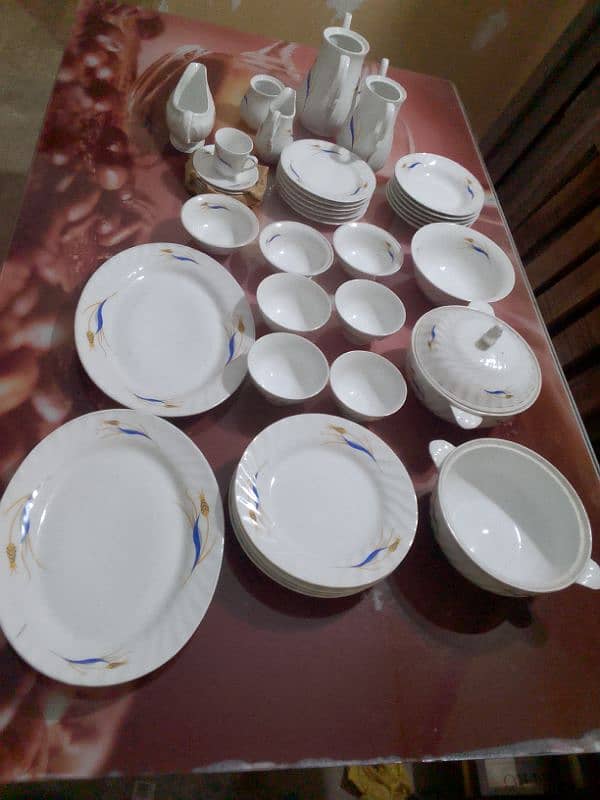 original Lone China 40 piece Dinner set 1