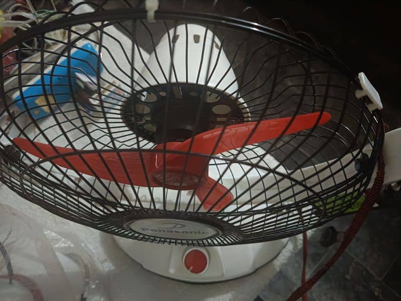 12" DC Table Fan - White 3