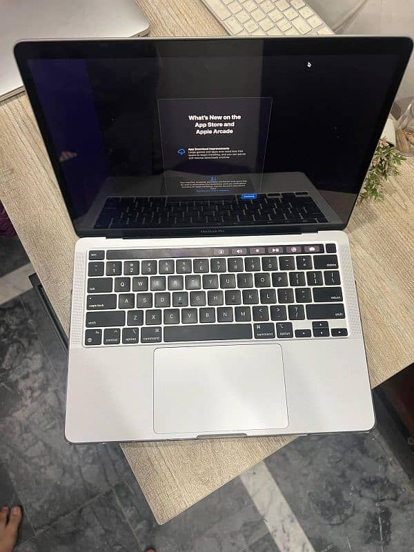 Macbook Pro M1  (16/1TB) (03094106408) 1