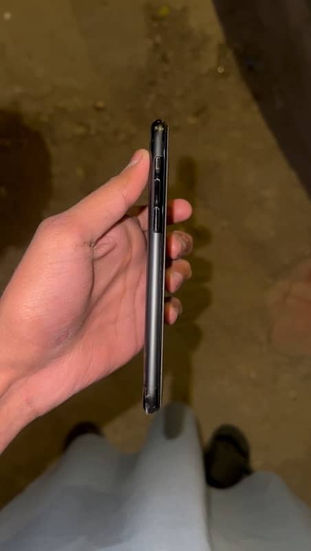 iPhone 11 Pro (Factory unlocked) 3