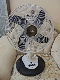 SK table fan in amazing condition