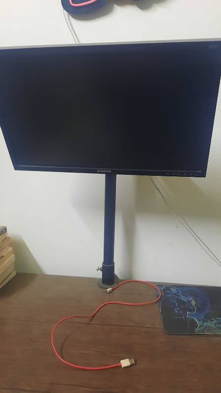 One 24 Inches LCD, one pipe for 2 LCDs ,Two mounts for 2 Lcds 1