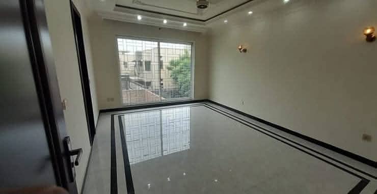 Kanal brand new 3bed upper portion in wapda town 1